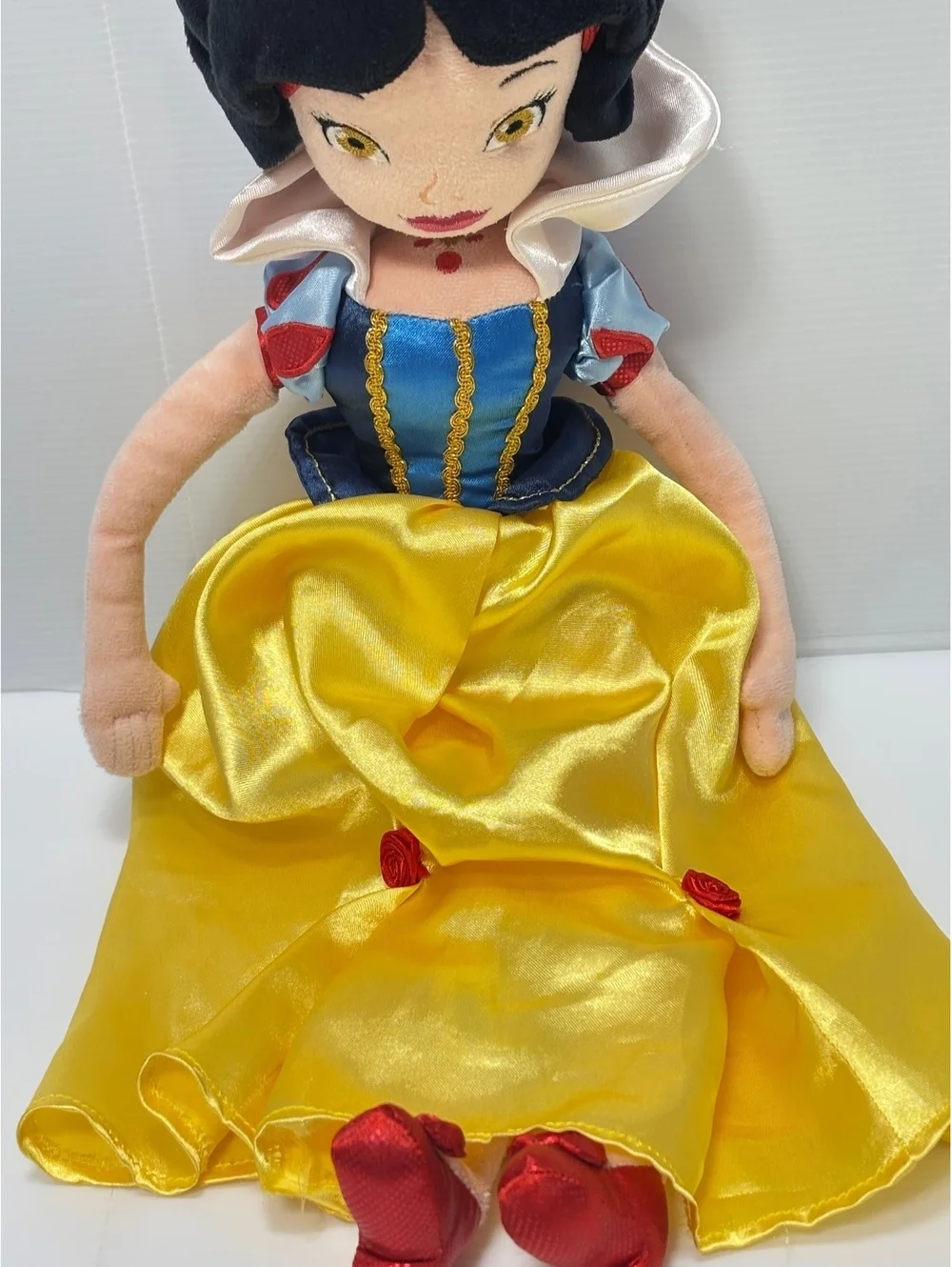Disney Snow White Plush Doll with Yellow Satin Dress and Red Shoes GUC